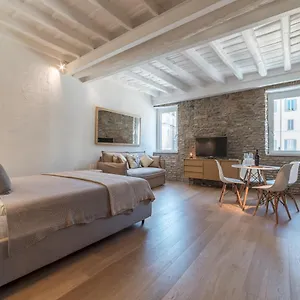  Apartment Campo De' Fiori - Charme Holidays Italy